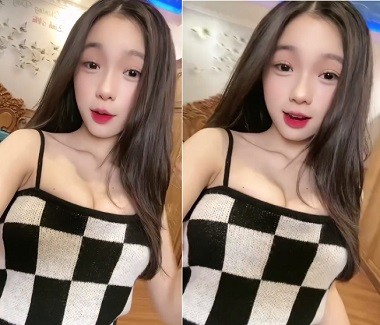 Chịch em áo caro mông to