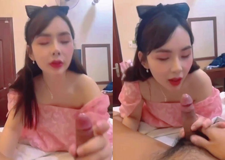 Clip Sex Gái Xinh 18+ Book Em Gái Gọi 5 Củ Đáng Đồng Tiền Bát Gạo