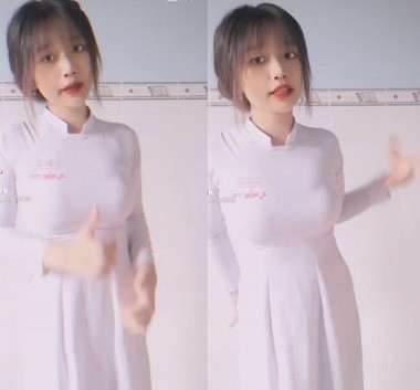 Cô ấy há mồm khi bị trai của mình đụ