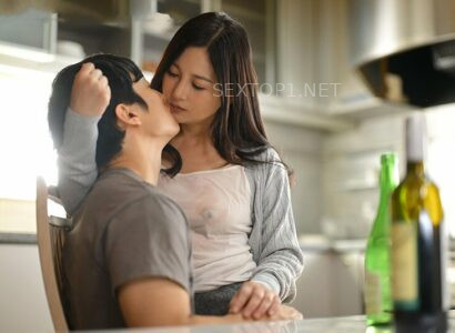Hai mẹ con uống rượu rồi đụ nhau luôn