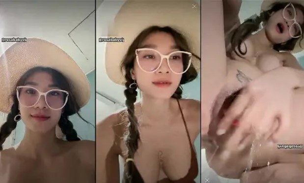 Rosababyvip nghịch bướm trong WC TTTM