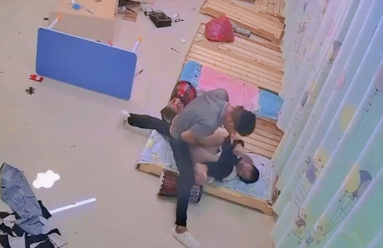 Tới Trường Mẫu Giáo Hiếp Dâm Bạn Gái Cũ Làm Giáo Viên